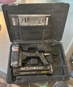 SENCO SLP20 18 Gauge Brad Nailer Pneumatic Air Tool w/ Case & Manual PARTS ONLY