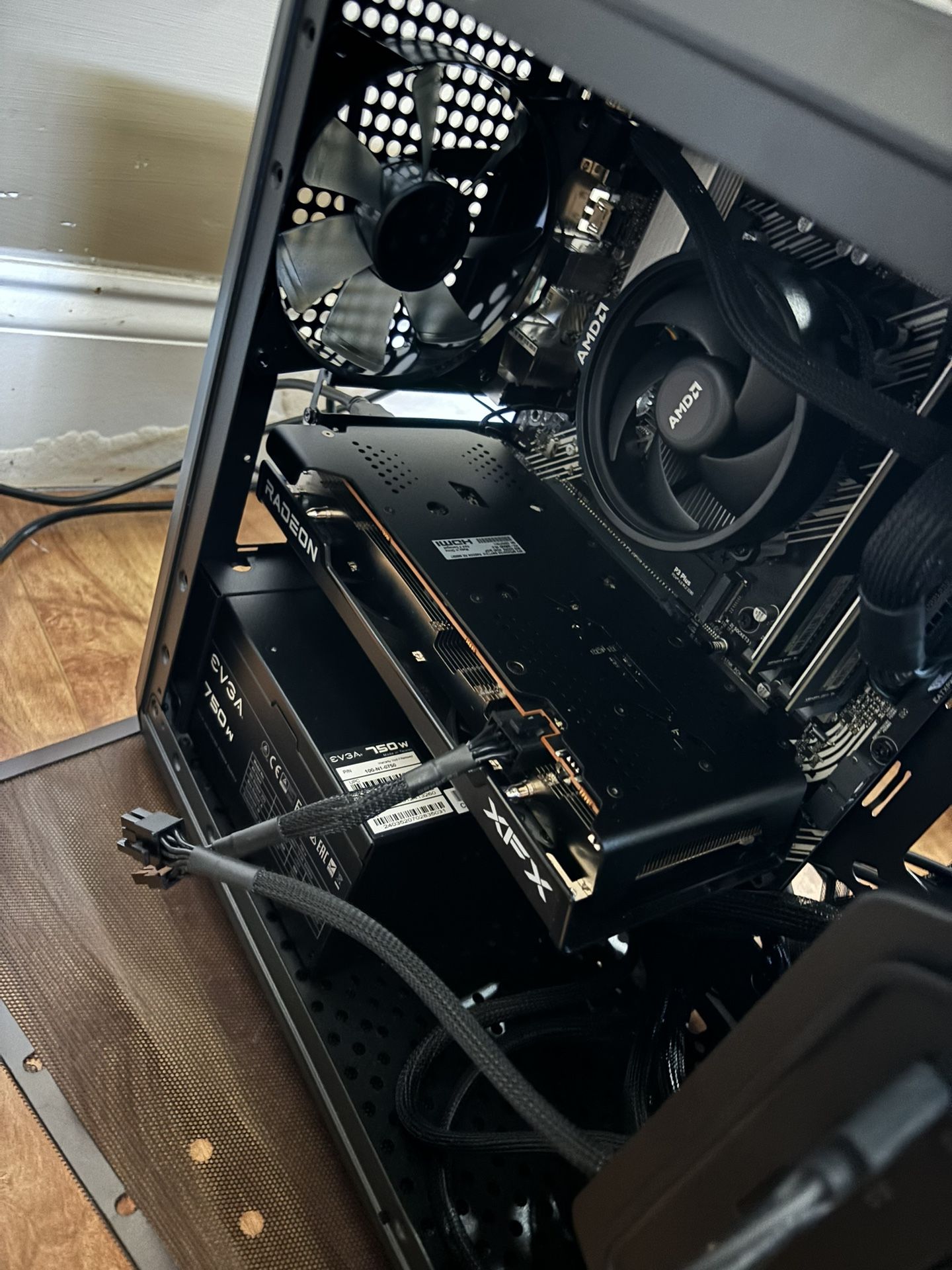 AMD Radeon 6650xt And Ryzen 5 5500 With 750 Watt And 16gb Ram With 500gb