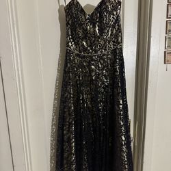 Very Nice Dress In Excellent Condition Size 6 Ready For A Night Out