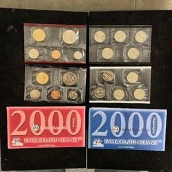 2000 U.S. Mint Set in OGP -- 10 TOTAL PERFECT COINS!