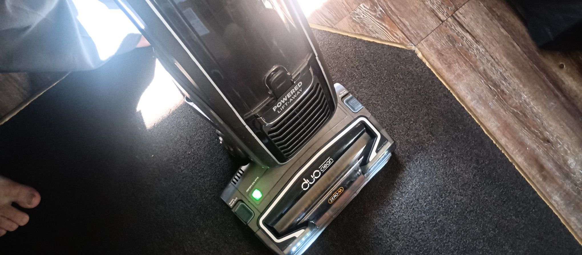 SHARK DuoClean with Z-M self Cleaning Brushroll ModelAZ1002 40