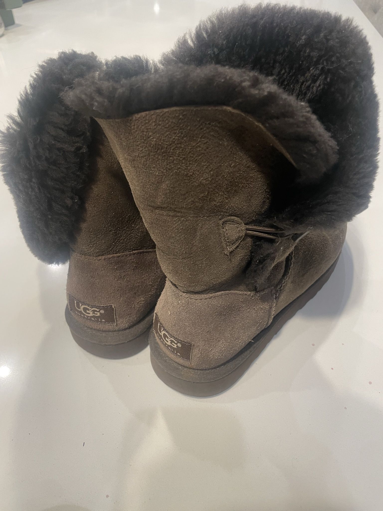 Ugg Bailey Button Suede Chocolate Brown Women’s Boot 5803, Size 8