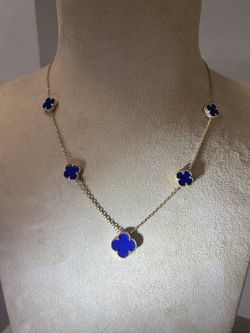 Clover Necklace 14k gold with Onyx
