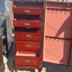 Nice Jewelry Chest 