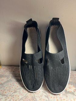 Women’s/ Slide-On Shoes.
