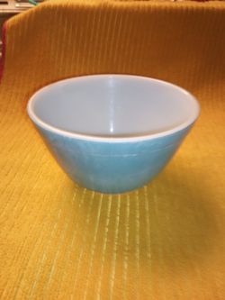 Vintage Pyrex Small bowl