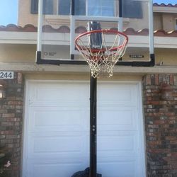 Adjustable Basketball Hoop (READ DESCRIPTION)
