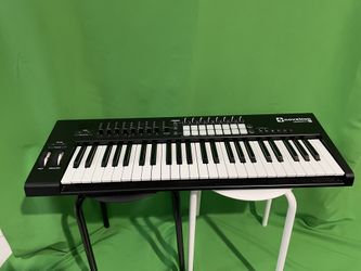 Focusrite Novation Launchkey 49 MK2 for Sale in El Monte, CA