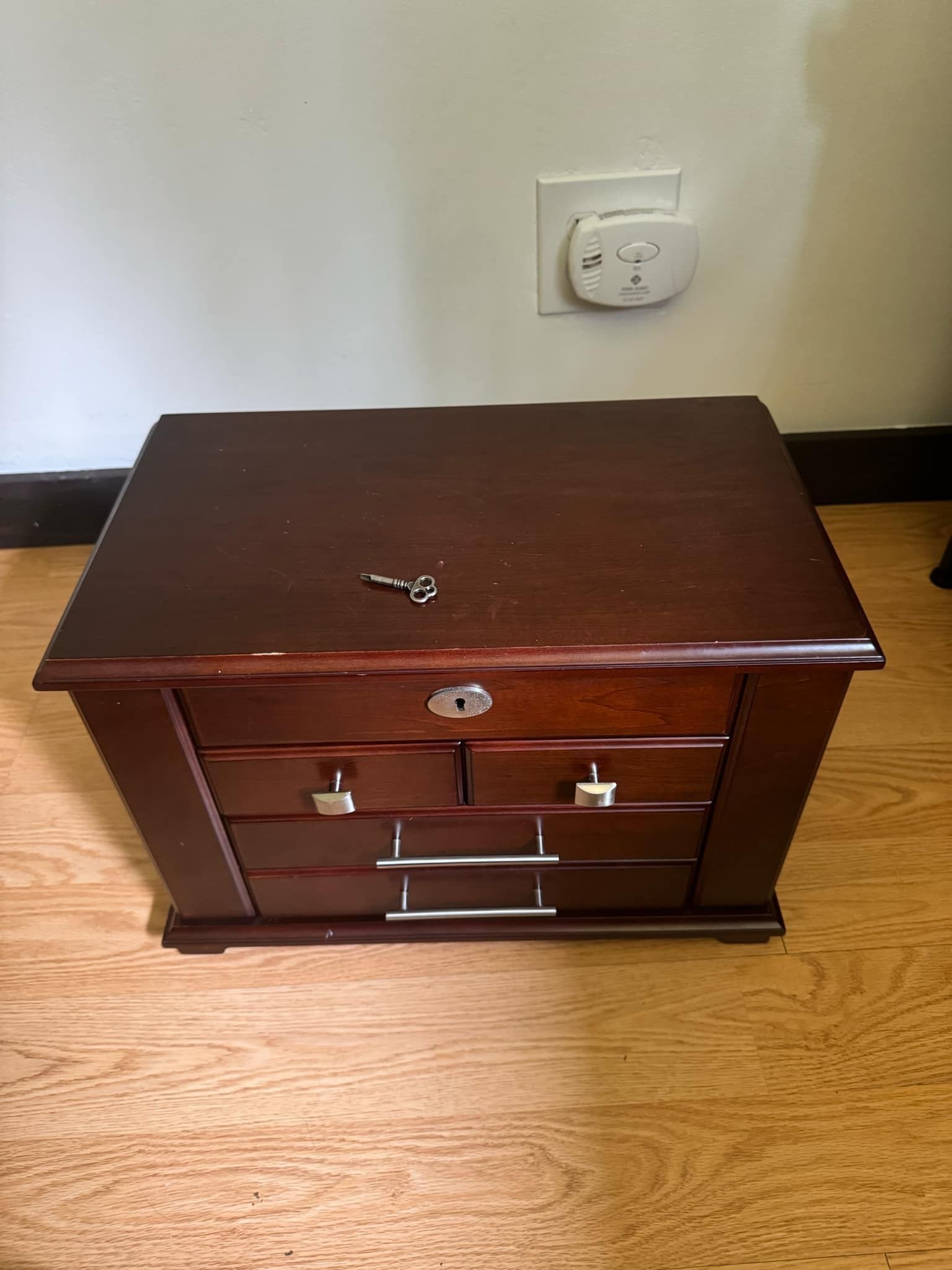 Antique Jewelry Box w/Key