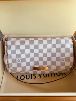 Gorgeous Damier crossbody