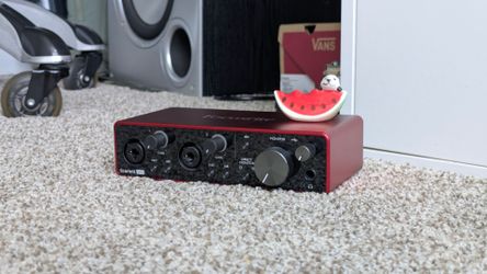 Focusrite Scarlett 2i2 USB Audio Interface