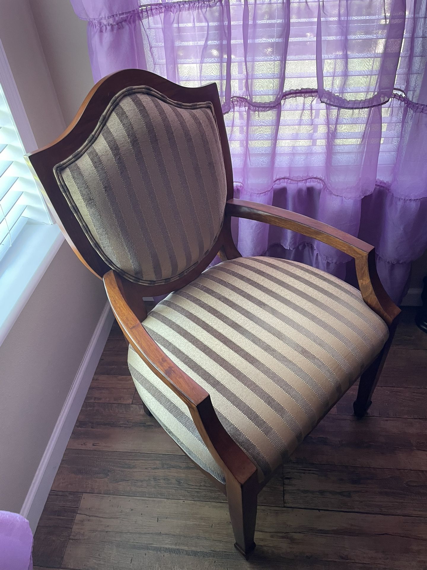 🏵️ Elegant Wood Accent Chair – $55 OBO