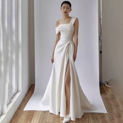 One-Shoulder Ruching Wedding Dress (new, never worn) size 2-4