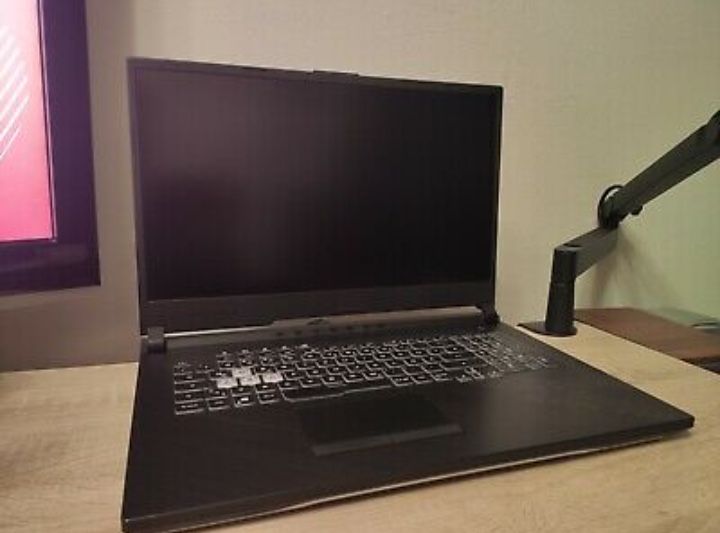ASUS ROG Strix G17/17,3" 144Hz/Intel i7-10750H/16GB/RTX 2060 Gaming Laptop