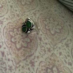 Ring Green Stones W Leaves  (Silvery