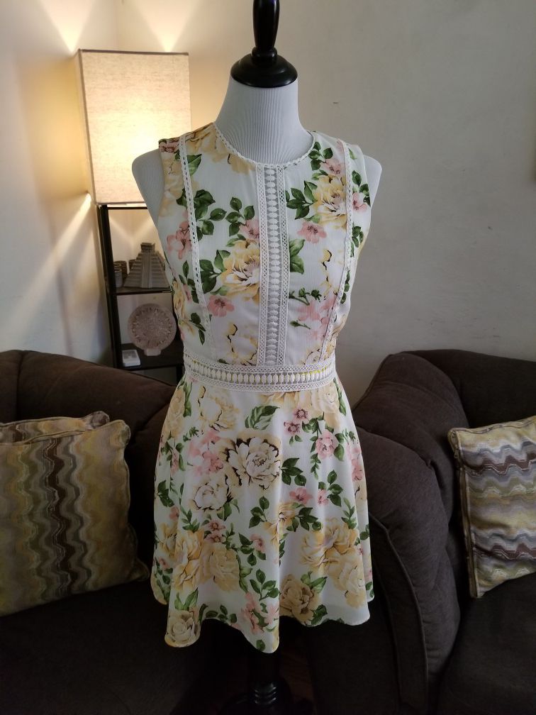 Floral Dress/ Size Medium