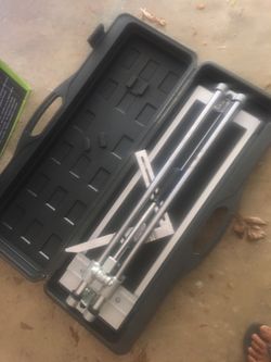 Tile cutter