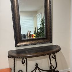 Elegant Entry Way Mirror And Table