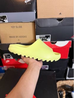 Adidas Yeezy Glow Green Slide size 11 USED But Clean