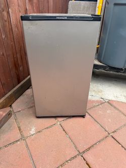 Frigidaire Mini Fridge