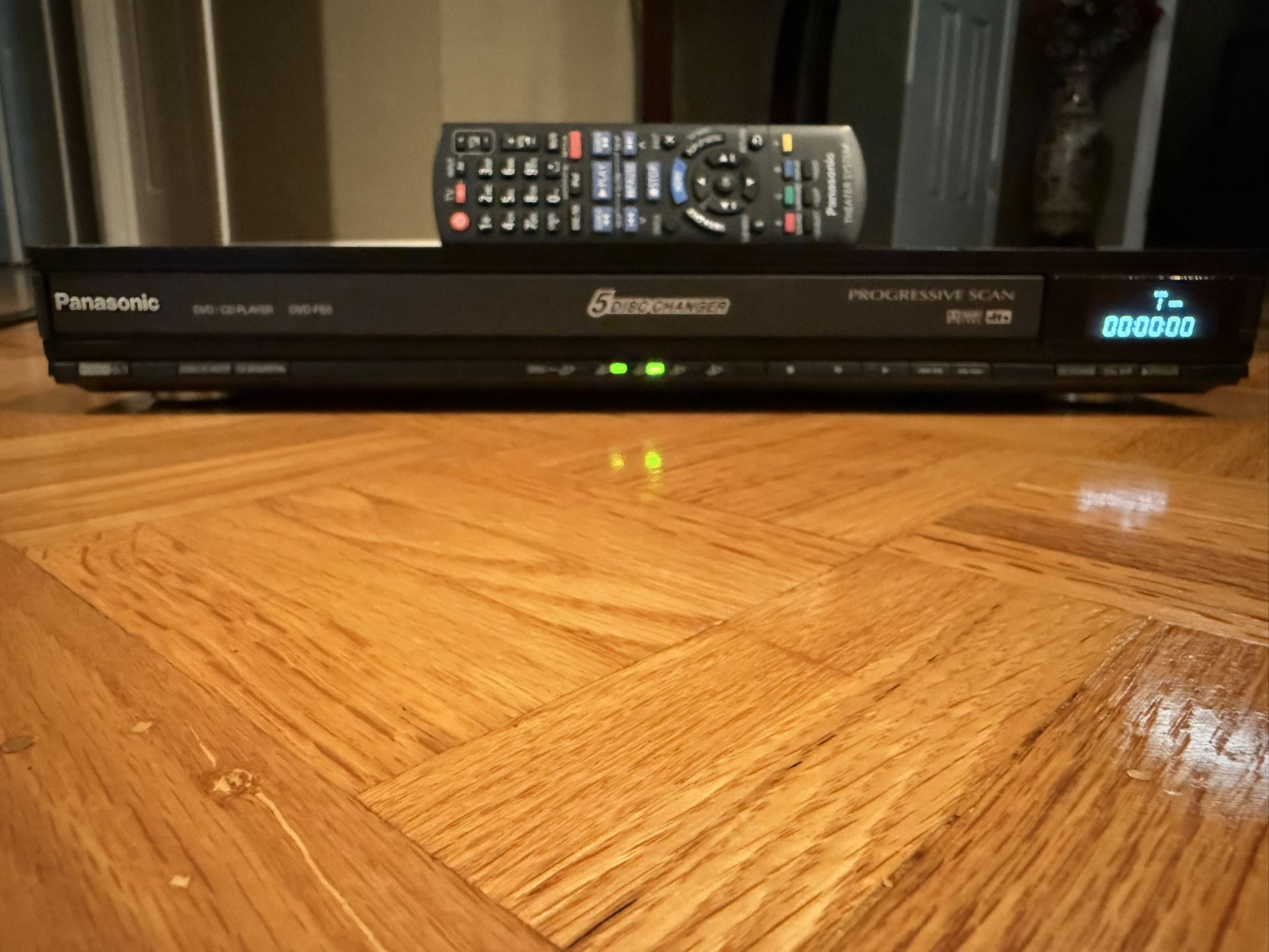 Panasonic DVD-F65 DVD/CD 5 Disc Changer W/Remote (Excellent Condition)