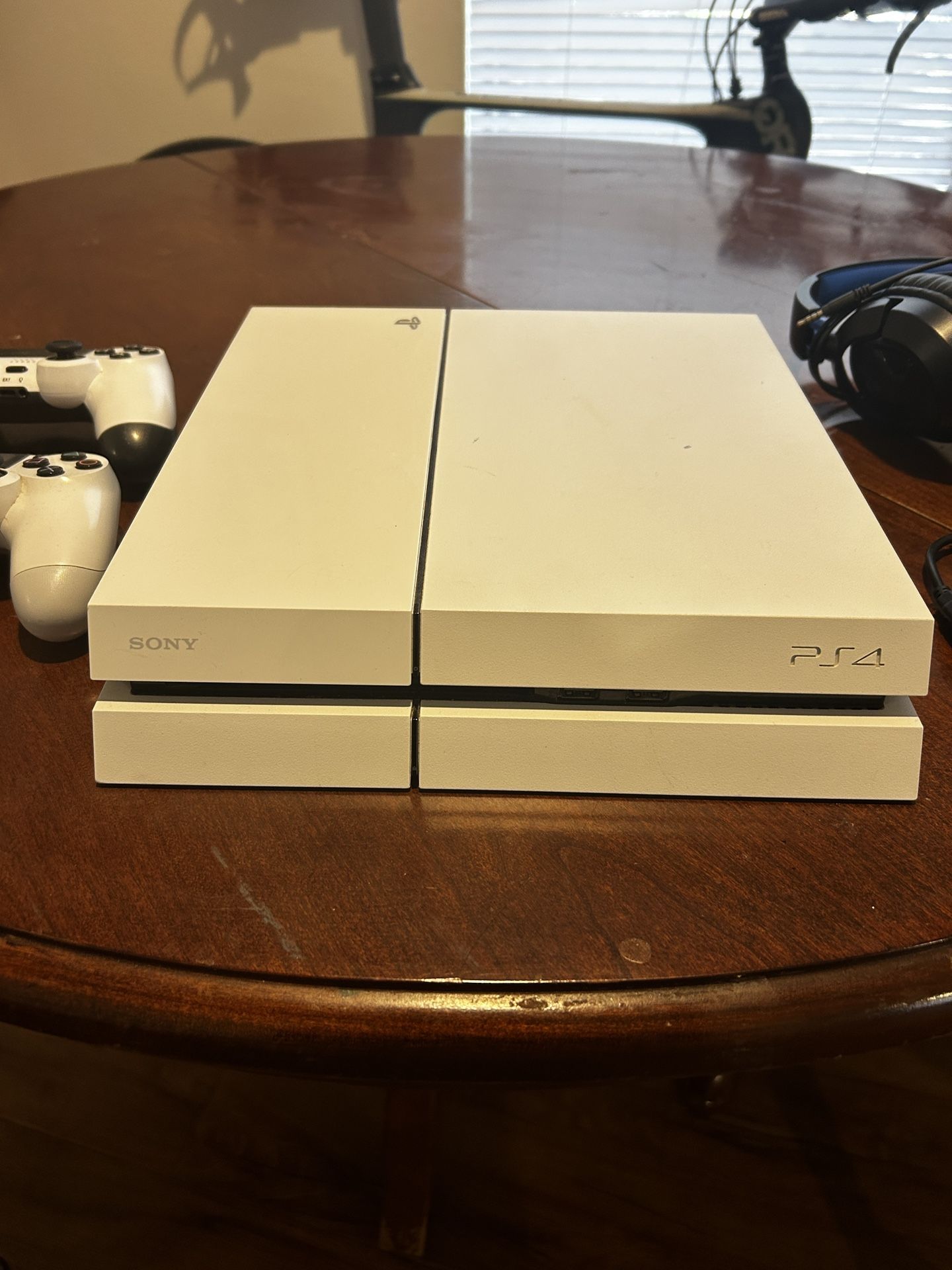 PS4