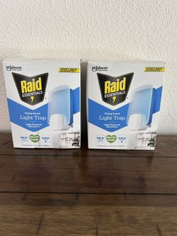 Raid Flying Insect Light Trap $4