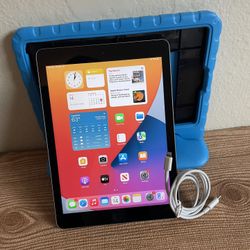 Apple iPad 5th Generation 32GB  with kids protective case & Charger (128gb $170) 