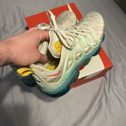 Men’s Vapormax Size 9.5