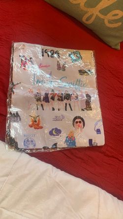 New Taylor Swift Slingback Carry Bag