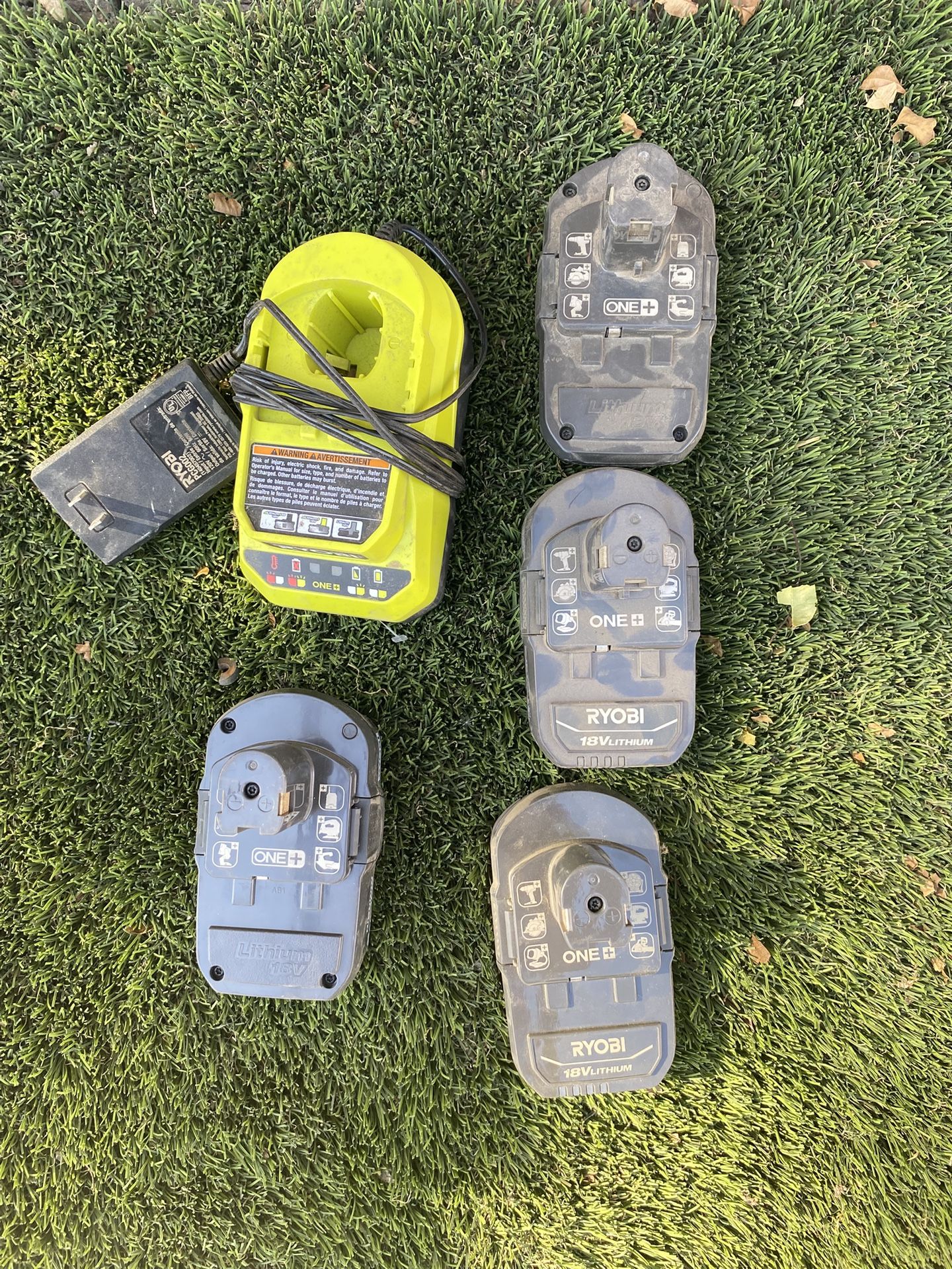 Ryobi Charger And Four Batteries 18v