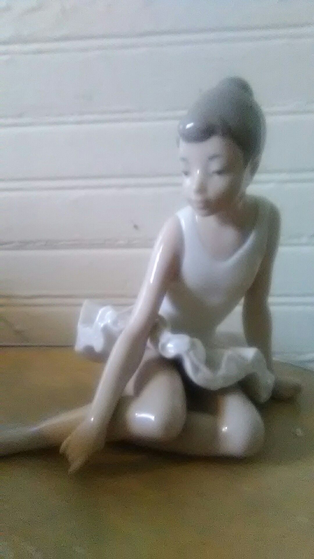 Lladro ballerina sitting in resting pose porcelain figurine