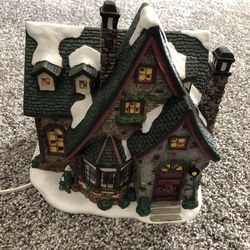 St. Nicholas Square 1998 “Christmas Service Chapel” - 8” Tall