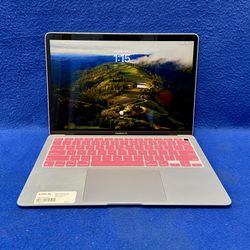 Apple MacBook Air 2020 13.3” M1  8Gb RAM  128Gb SSD W/ Charger 11052819