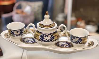 BELLE EPOQUE Vintage Cute Small TEA CUPS 4 PEICE SET