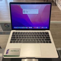 2017 MacBook Pro 13” i5 8gb 256HD (Ask About Our Finance Options!!)