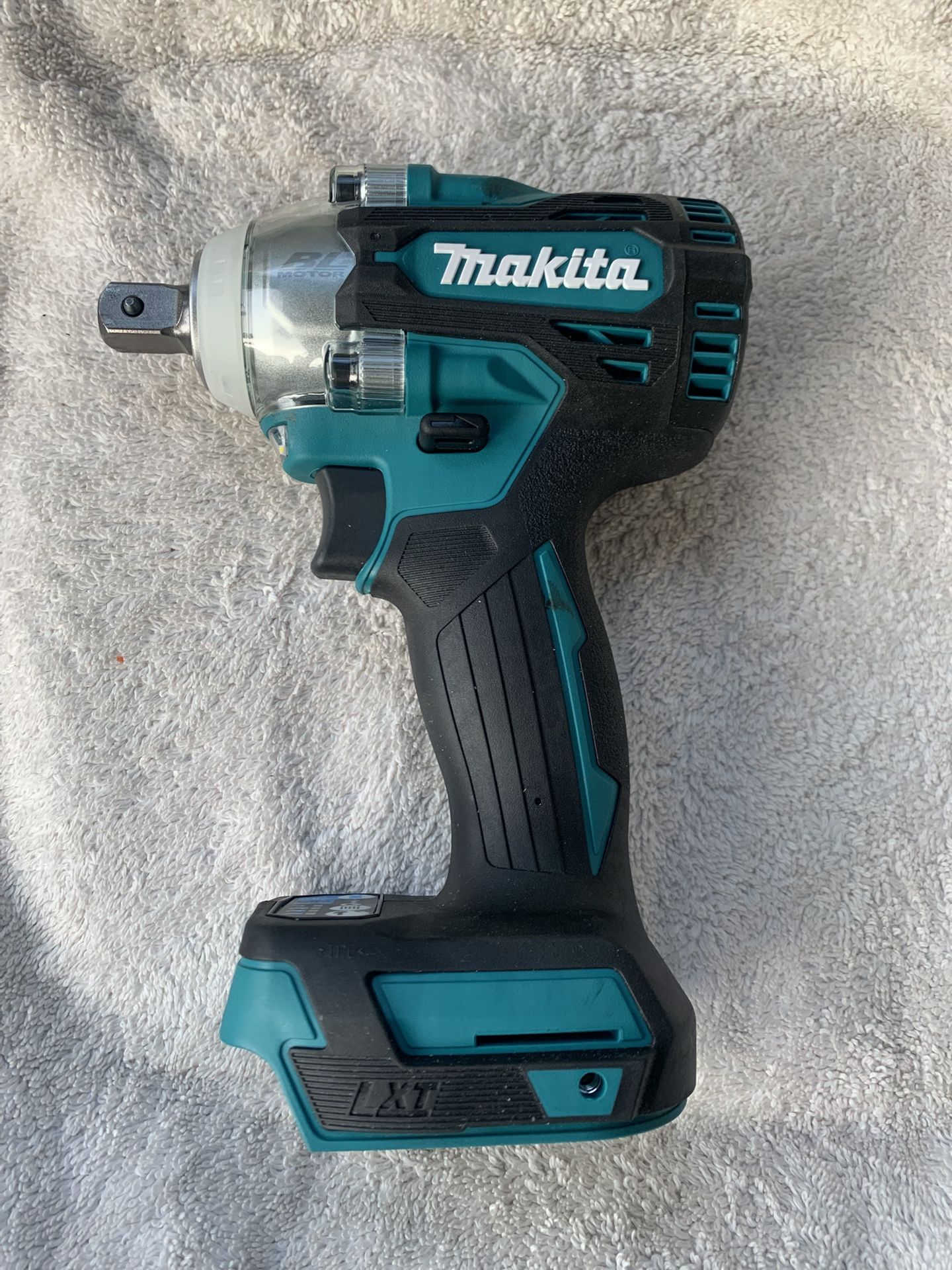 Makita M18 1/2” Mid Size Impact
