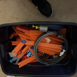 Hot Wheels Tracks & Cars