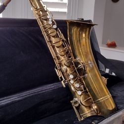 Buescher True Tone Tenor Saxophone Low Pitch  -  Made in USA 1920