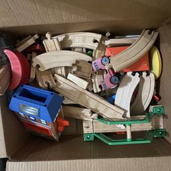 2013 Y2K Vintage Thomas & Friends Wooden Train Set