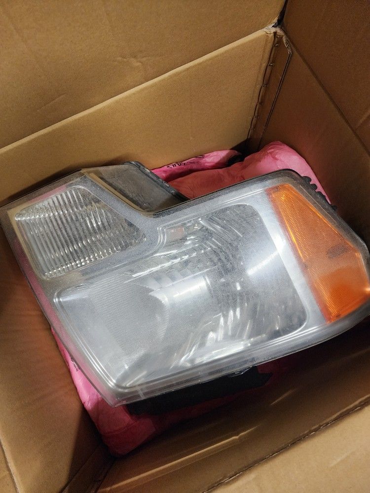 2013 Ford F150 Headlights & Tail Lights
