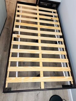 Twin Bed ONLY// NO MATTRESS