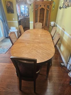 Dining table with 6 chairs and foldable cover