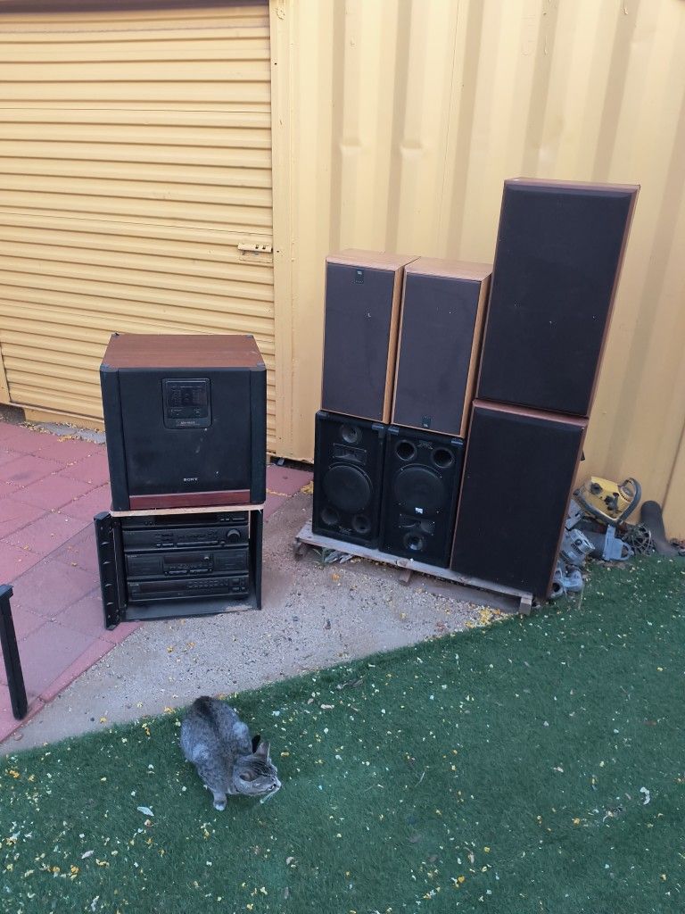 Stereo And Speakers