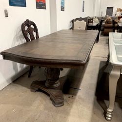 KIERA GRAY FORMAL DINING SET
7-Piece (Table+6 Side Chairs)