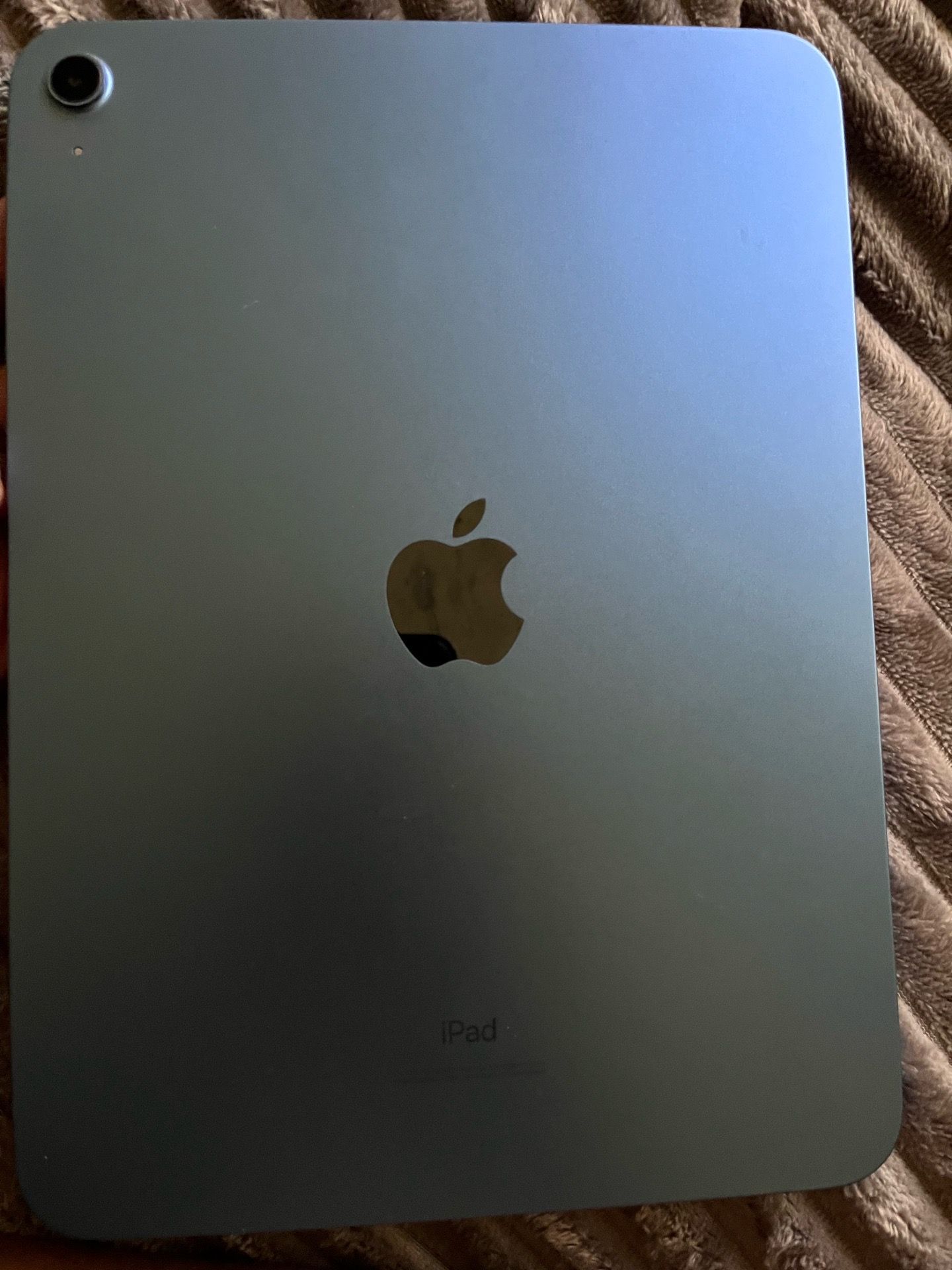 Apple iPad Air 10th Generation – Excellent Condition