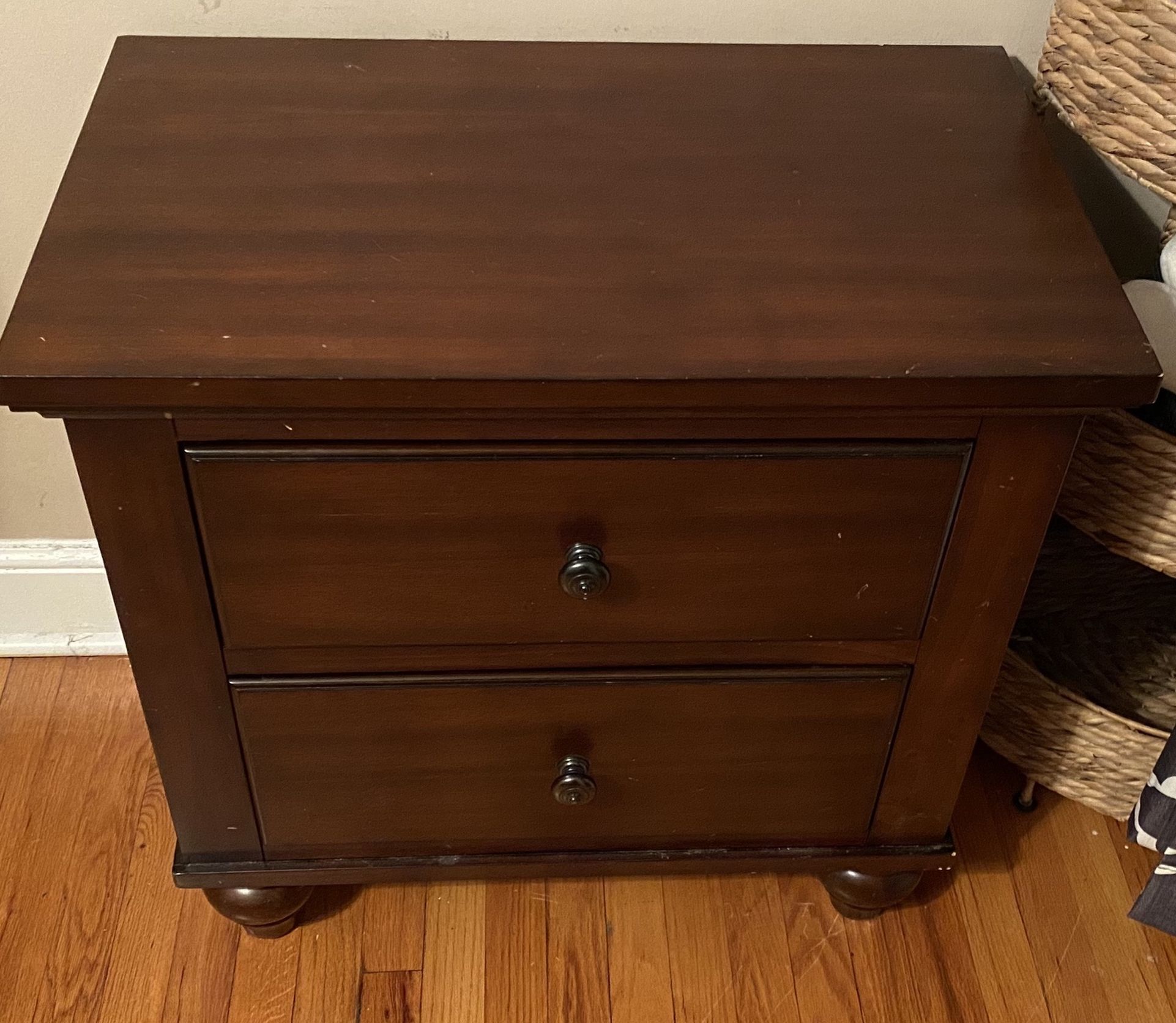 Night Stand/dresser (no delivery)