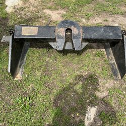 Fifth Wheel Attachment 