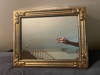 Gold mirror