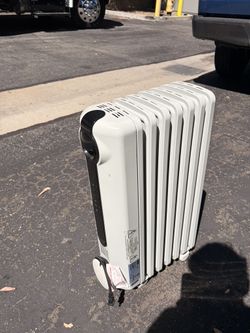 De'Longhi Radia S ECO Digital Oil-Filled Radiator Space Heater.